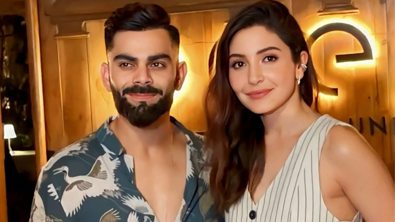 Lovebirds Anushka Sharma Virat Kohli Step Out For A Romantic Date At 