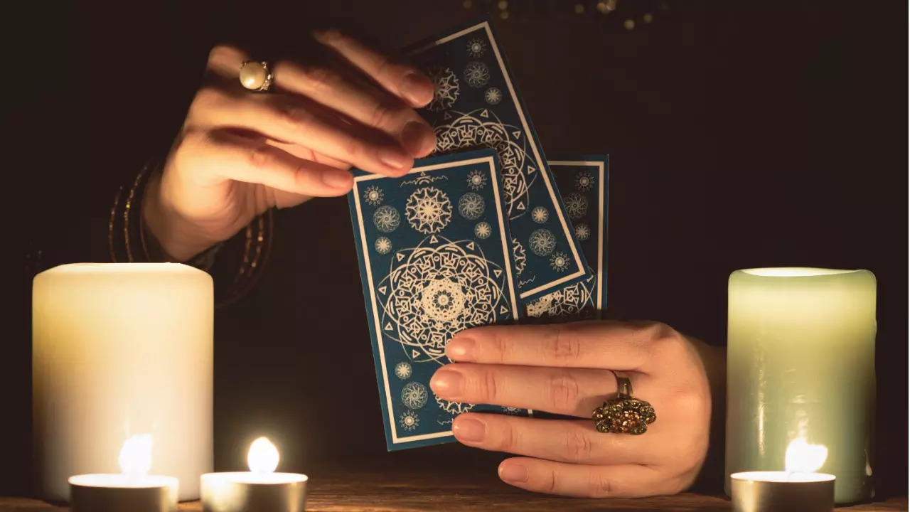 Tarot card reading