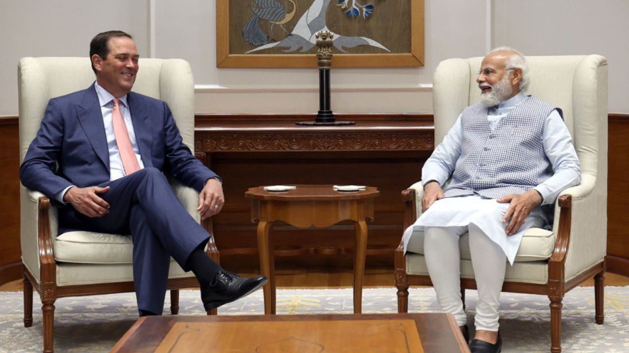 Cisco ceo pm modi meeting