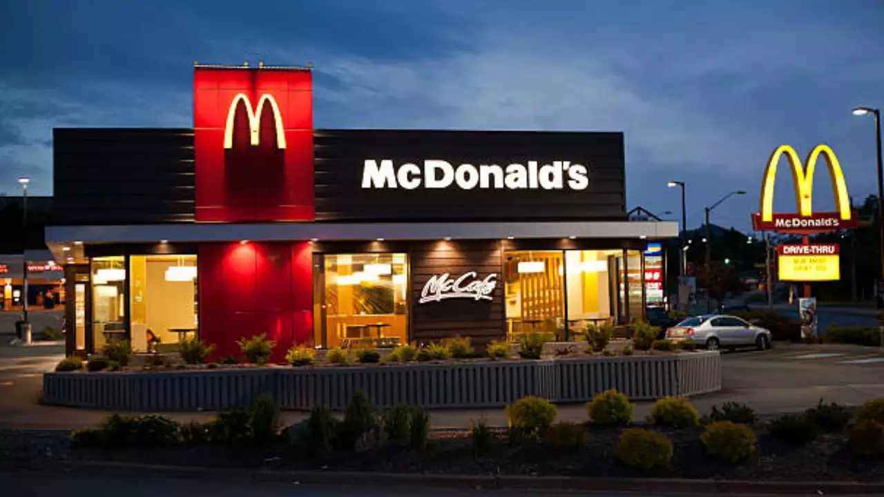 McDonald's Chicken Nugget Causes Burn to 4-Year-Old Girl, Parents Sue Company