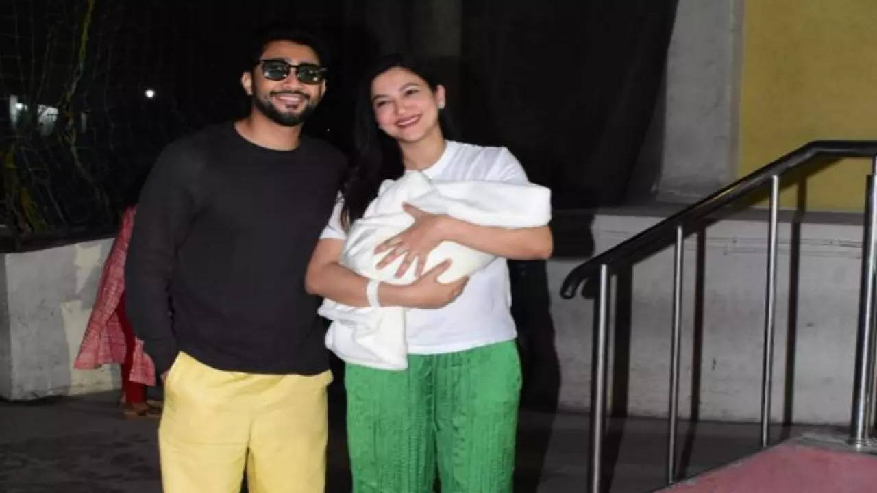 Gauahar Khan leaves hospital with baby boy and Zaid Darbar.