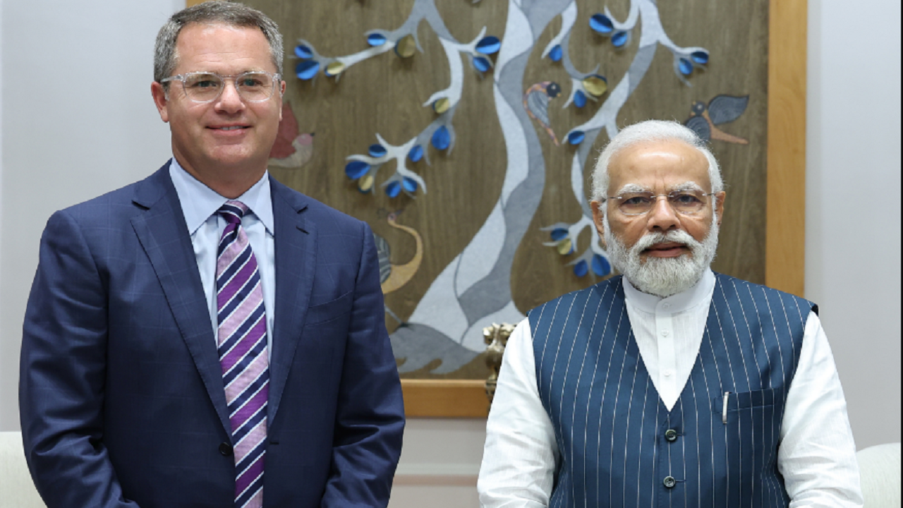 PM Modi Meets Walmart CEO Doug McMillon