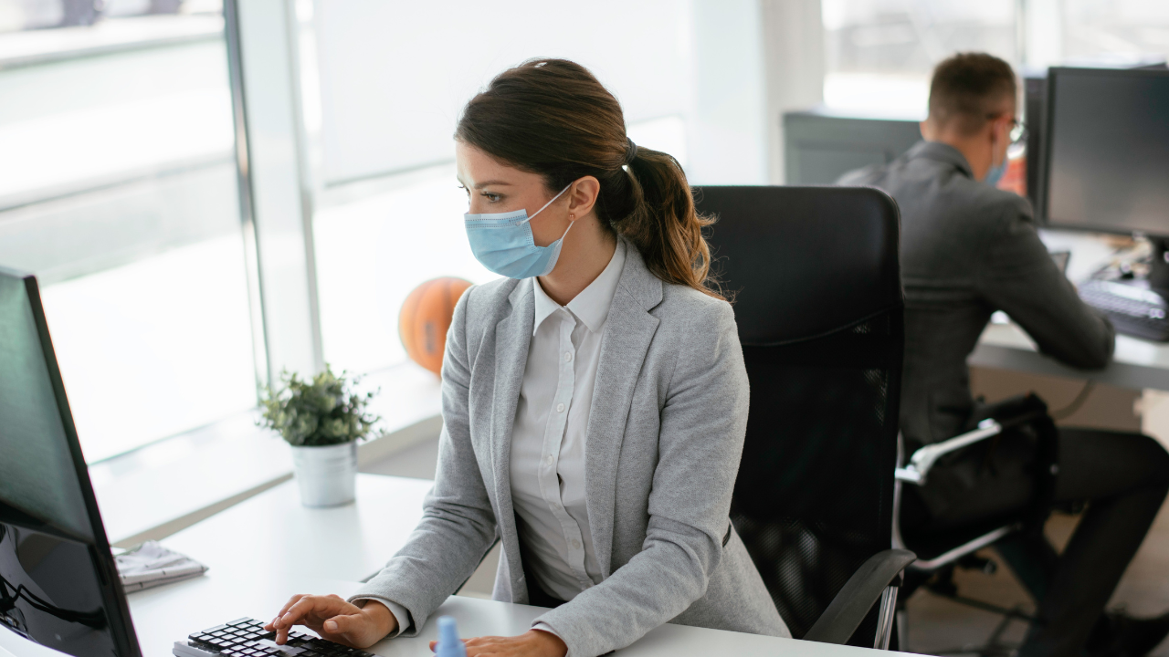 Tips To Take Care Of Your Physical And Mental Health While At Work