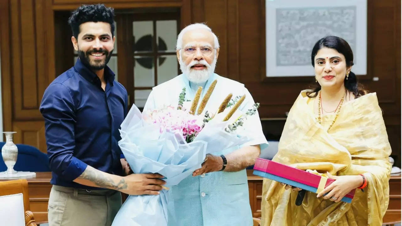 Ravindra Jadeja And His Wife Met PM Modi