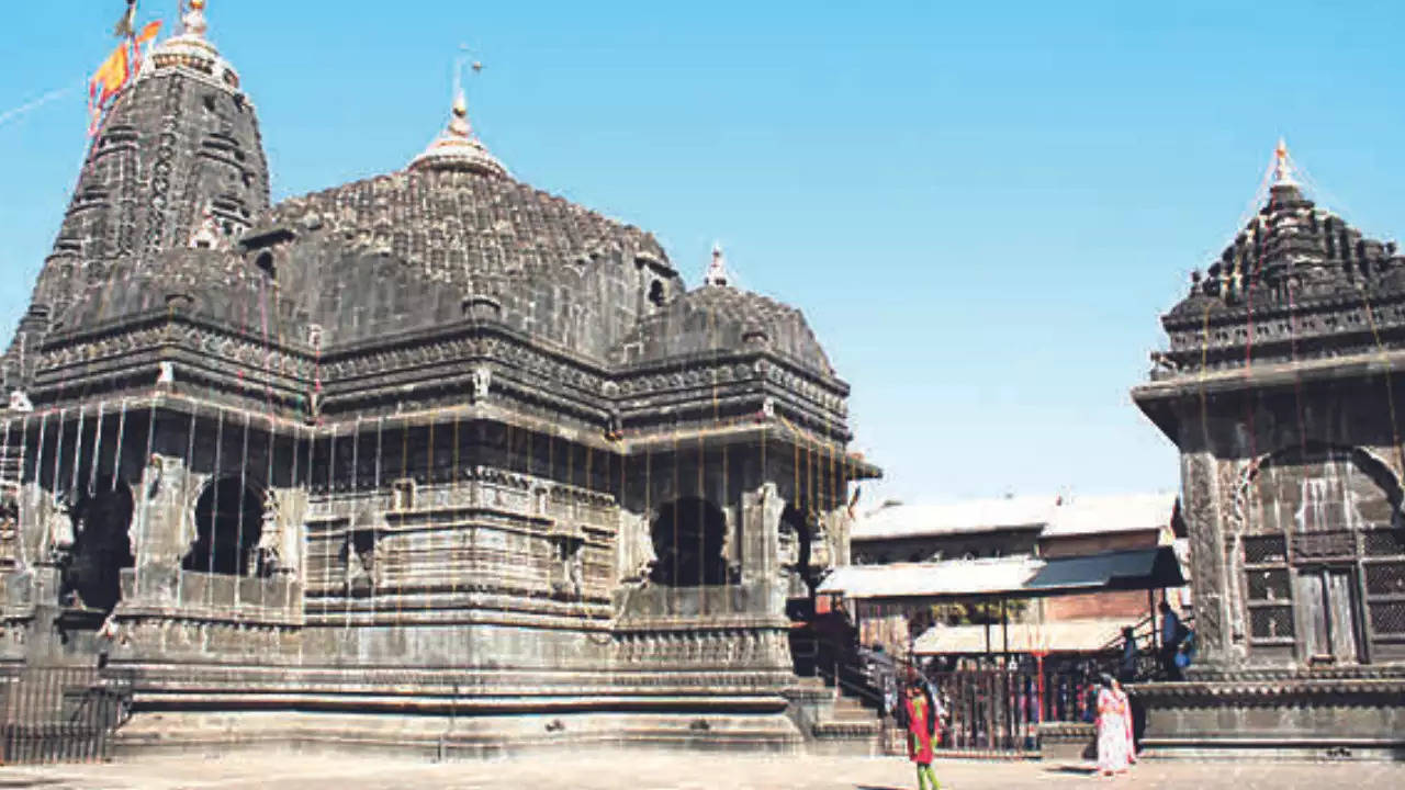 Maharashtra govt forms SIT to probe into bid by some people to forcefully enter Trimbakeshwar temple