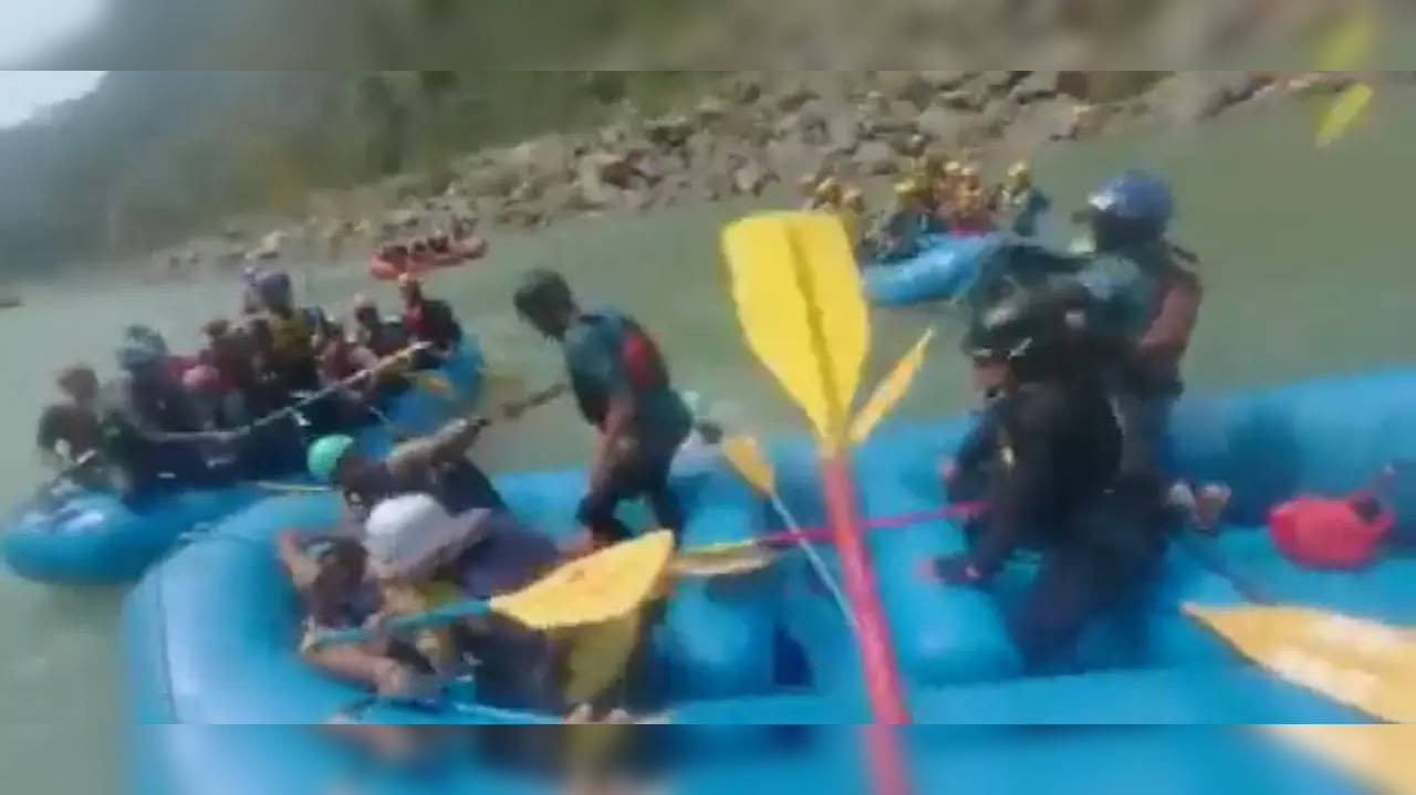 ​Scuffle during rafting in Rishikesh