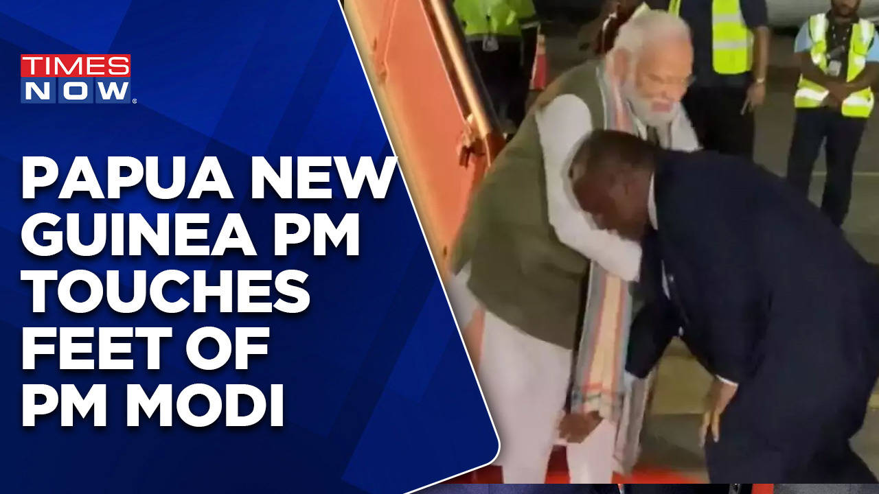 Pm Modi Gets Warm Welcome In Papua New Guinea Pngs Pm Touches Feet Of Pm Modi Latest News 2209