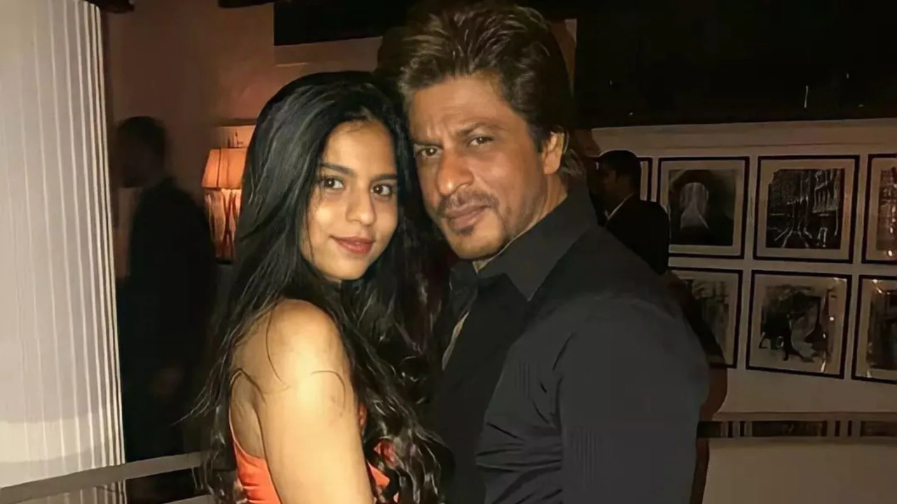 SRK Wishes Suhana On Her Birthday