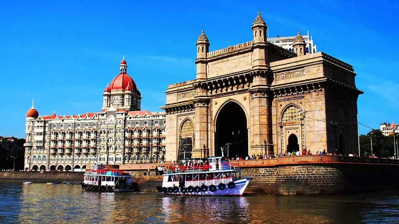 Man threatens to blow up Mumbai