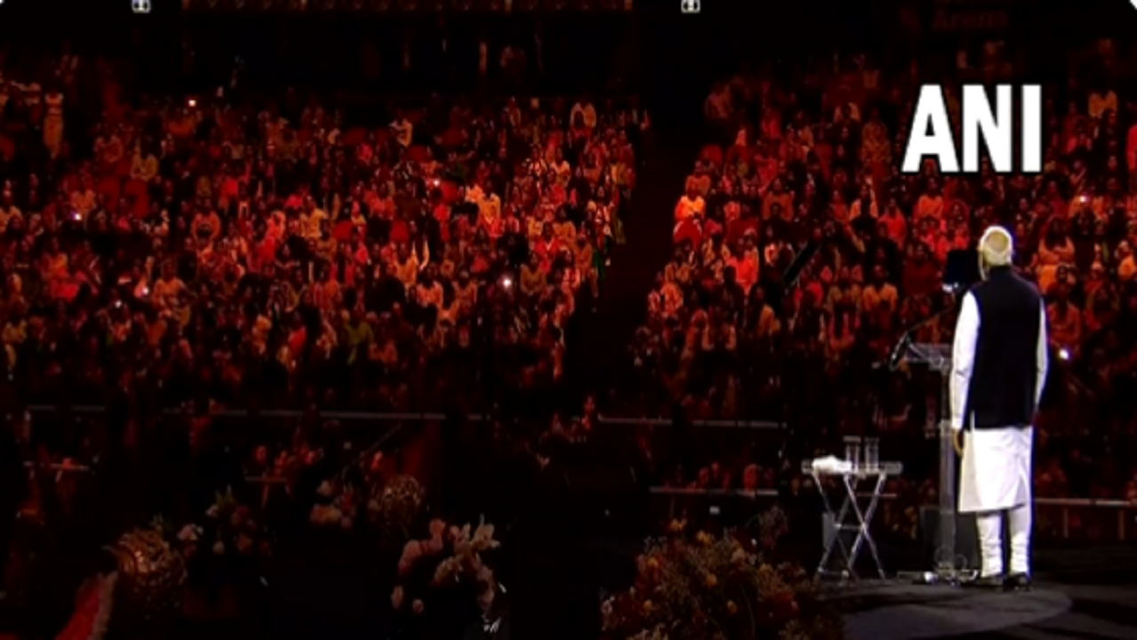 PM Modi addresses Sydney crowd