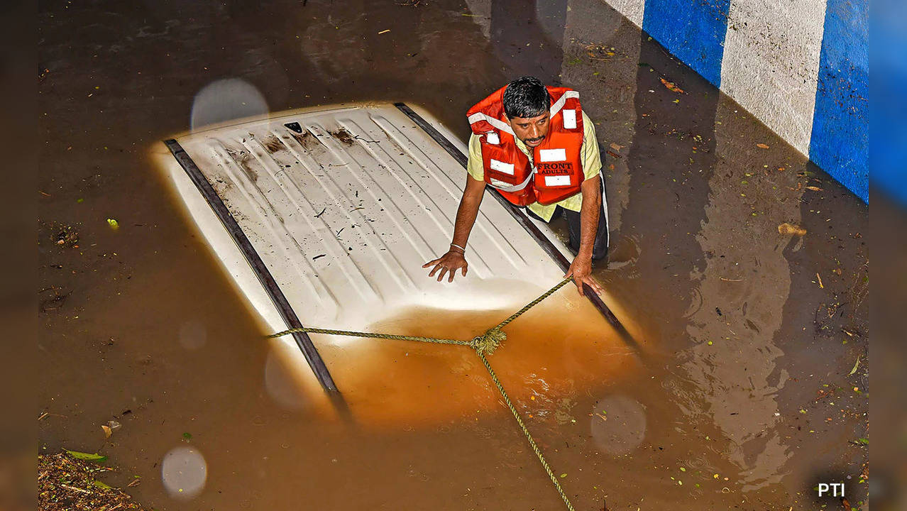 A 22-year-old woman drowned on Sunday as her car got stuck in neck-deep water at KR Circle underpass near Vidhana Soudha.