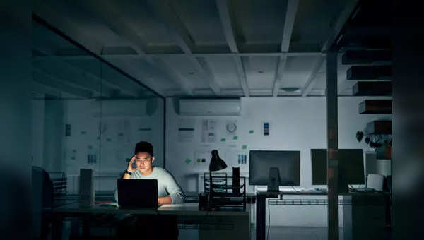 Do You Work In Night Or Erratic Shifts? Know How It Takes a Toll on ...