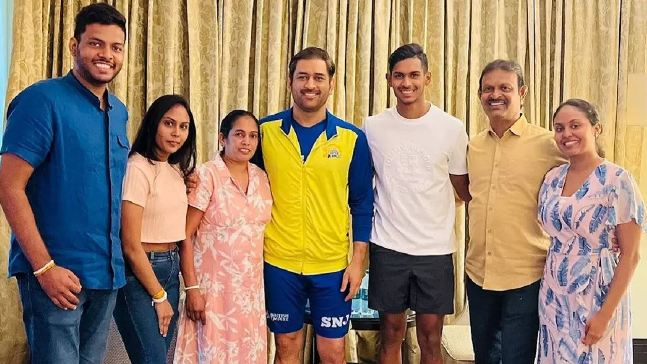 MS Dhoni Matheesha Pathirana