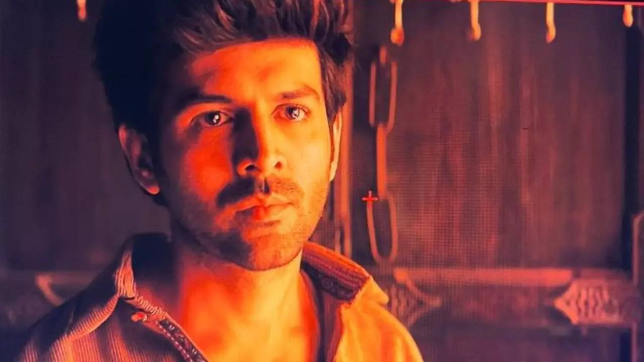 Kartik Aaryan Gets Emotional As He Wraps Up Satyaprem Ki Kath. Calls It 'Most Favourite, Strongest, Bravest Character'