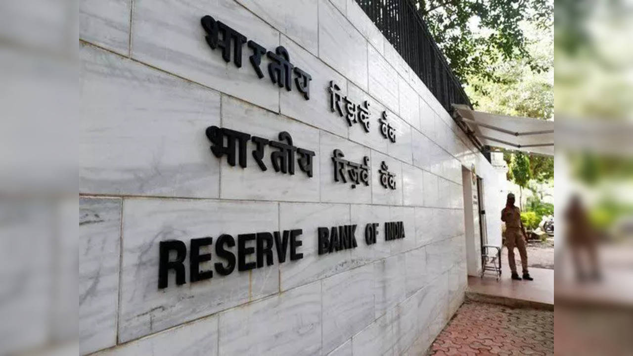 RBI defends Rs 2,000-note withdrawal in Delhi High Court, calls move 'currency management exercise' not 'demonetisation'