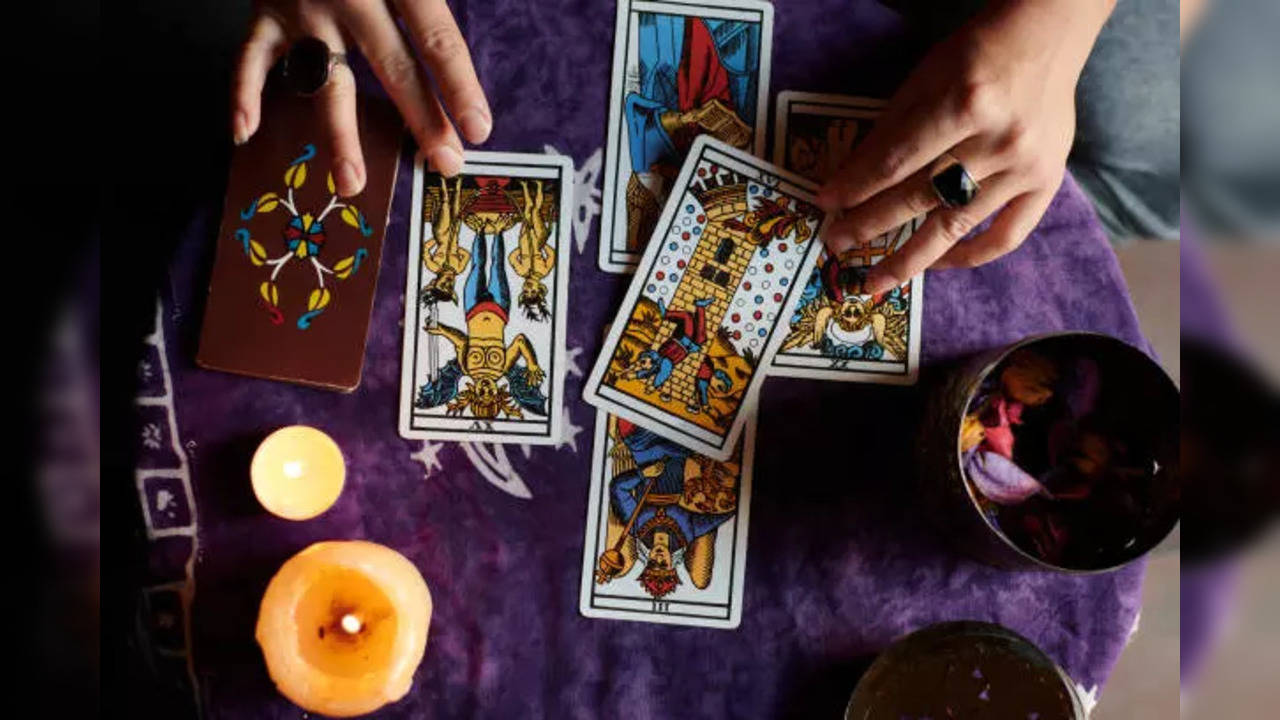 Find out what the cards say about your day today