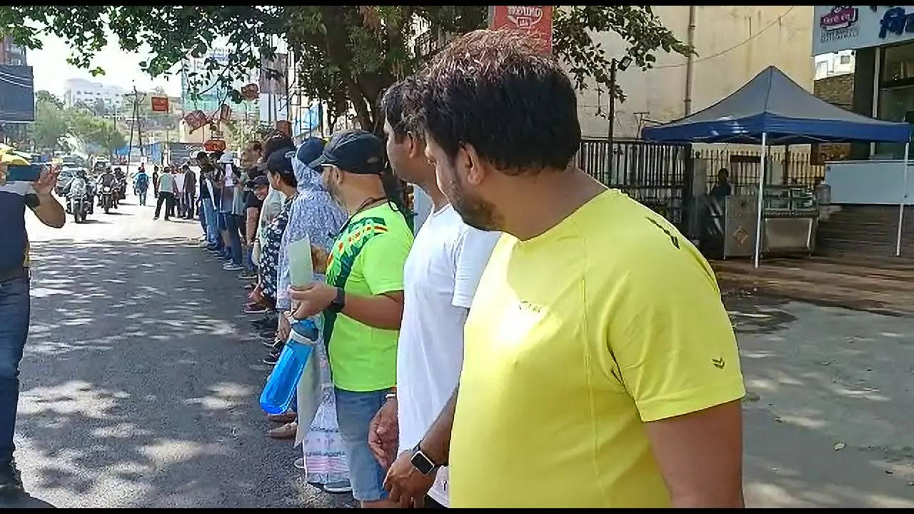 Pune Human chain