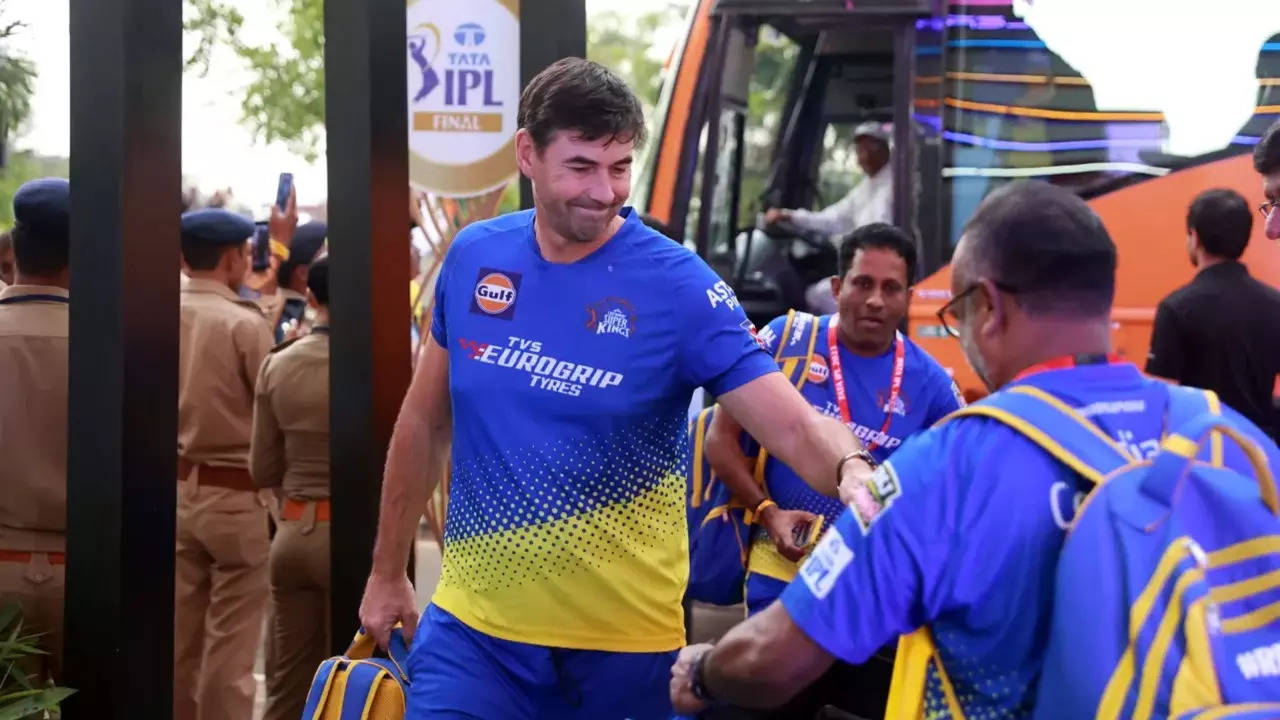 Stephen Fleming Cryptic Tweet On IPL Future