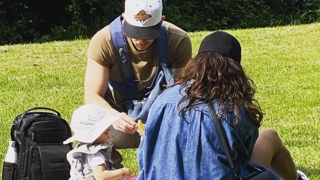 Priyanka Chopra share PIC from picnic date with baby Malti, hubby Nick