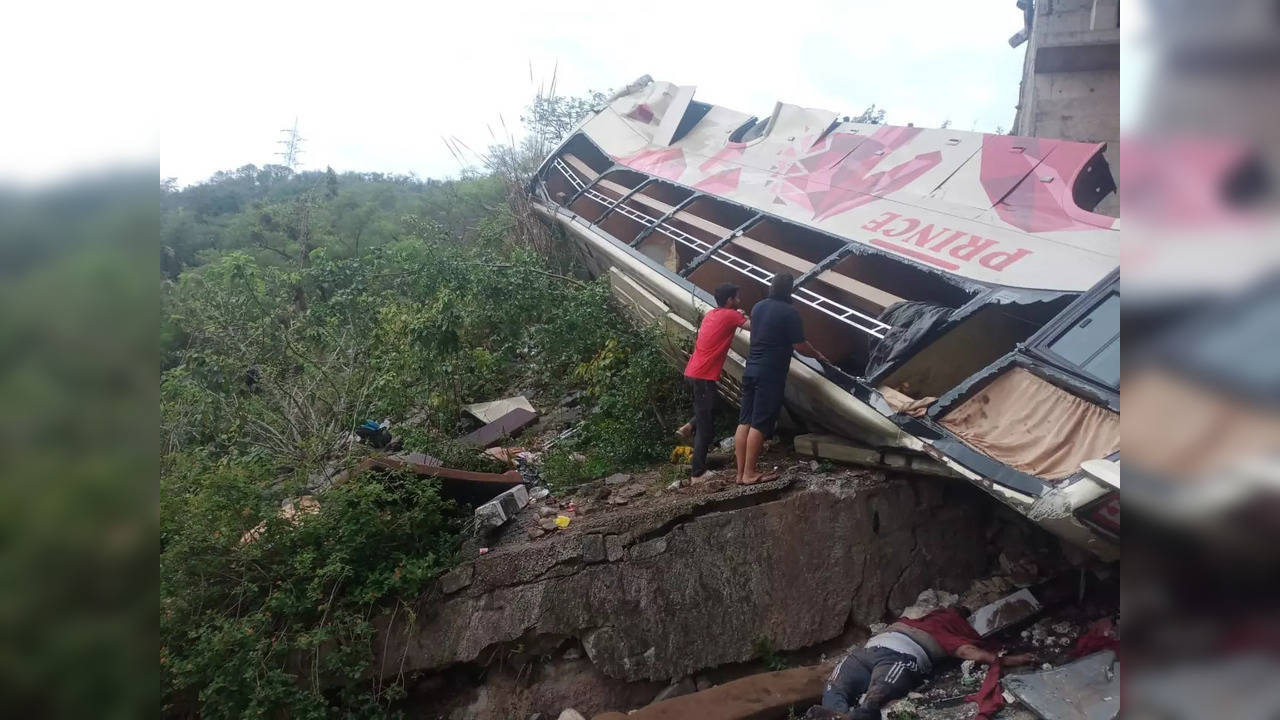 ​Bus accident on Jammu-Srinagar National Highway​