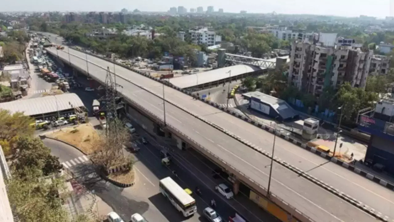 Ashram Flyover.