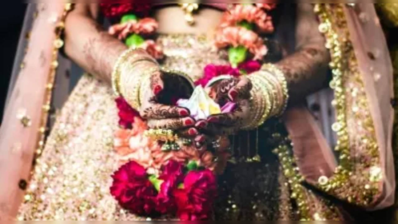 Dulhan Faraar! Seven Days After Wedding, Bride Runs Away With Cash, Jewellery in UP's Kanpur