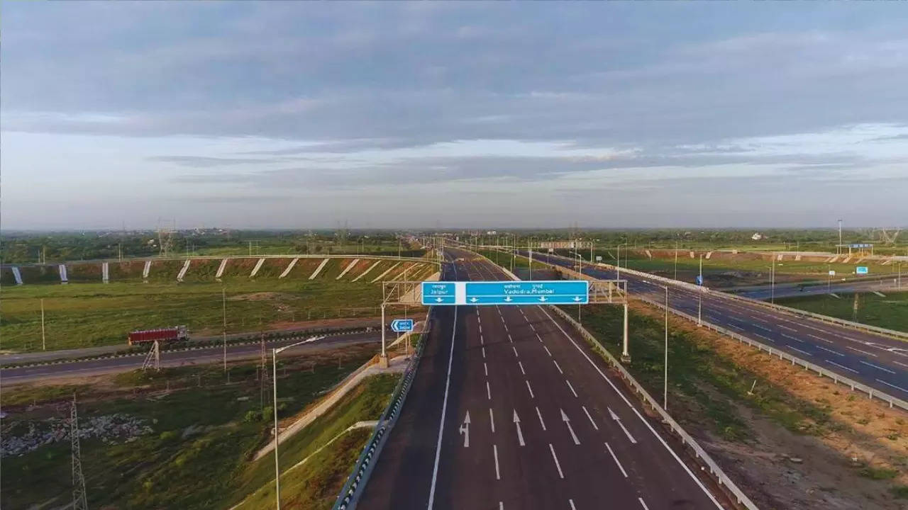 Section of Delhi Mumbai Expressway. | Photo: Nitin Gadkari