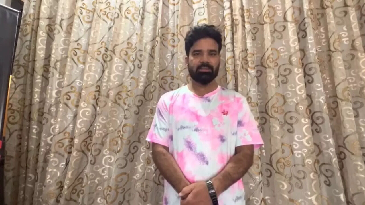 WATCH: Tanveer Akhtar Issues Video Apologising To Model Manvi Raj Singh ...