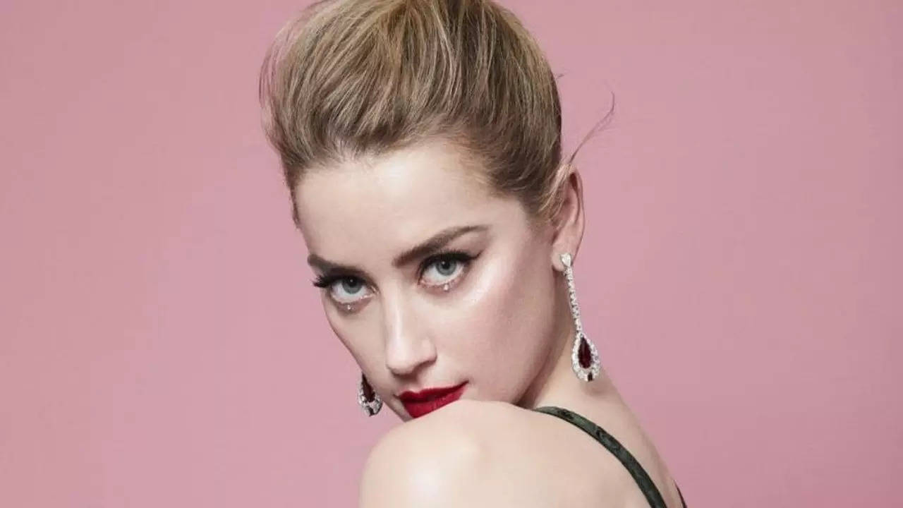 Amber Heard niega haber abandonado Hollywood tras mudarse definitivamente a España, y dice: “Sigo avanzando”.