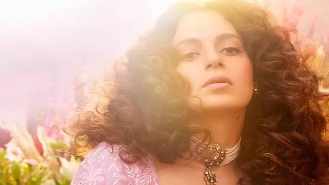 Bimbo, Victim Of Capitalism: Kangana Ranaut BLAMES Herself For Starting 'STUPID' Trend Of Airport Looks