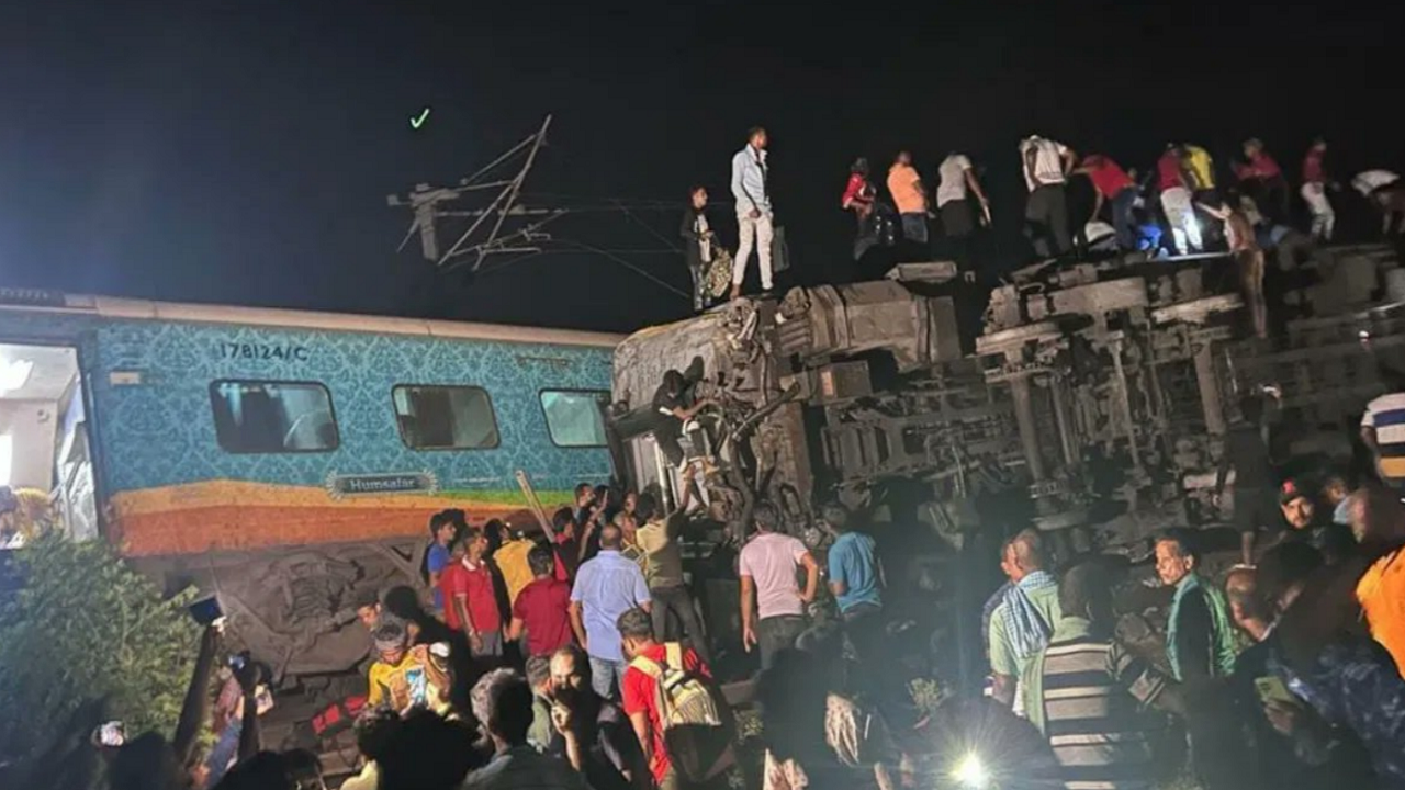 Coromandel Express derails in Odisha's Balasore