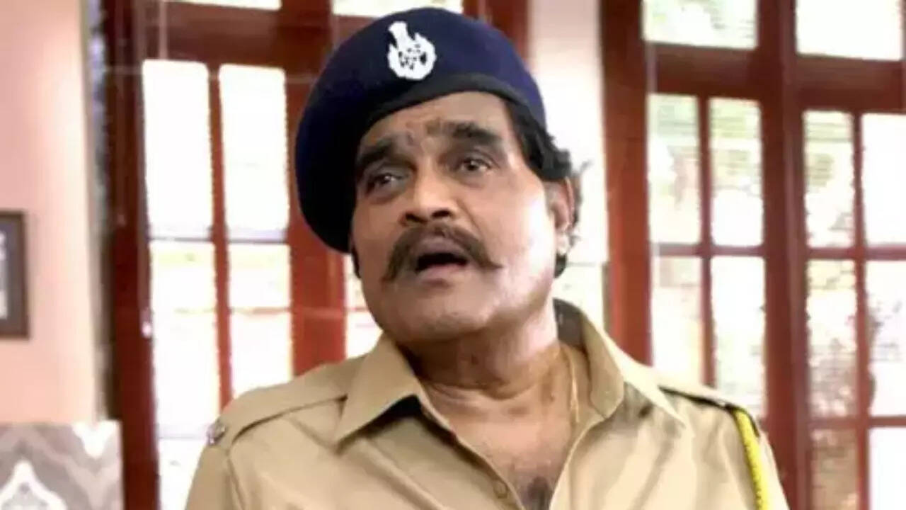 Happy Birthday Ashok Saraf From Munshiji To Constable Savalkar