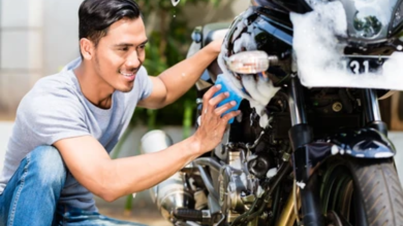 10 Things To Keep In Mind While Cleaning Your Motorcycle In The Summers