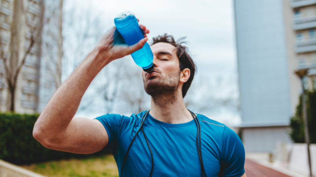 5 Natural Electrolyte Drinks Will Keep You Hydrated and Energized in the Scorching Heat