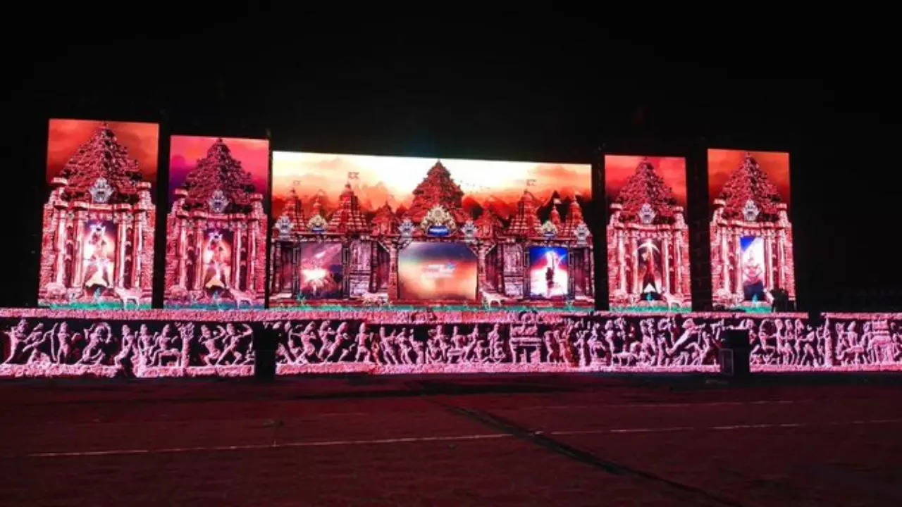 Ayodhya's Ram Mandir recreated at Adipurush pre release event