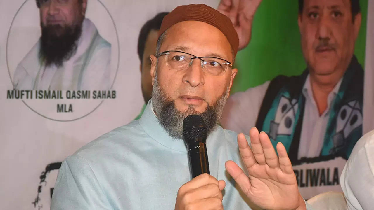 Asaduddin Owaisi Slams Fadnavis For 'Aurangzeb' Remark Over Kolhapur Clashes