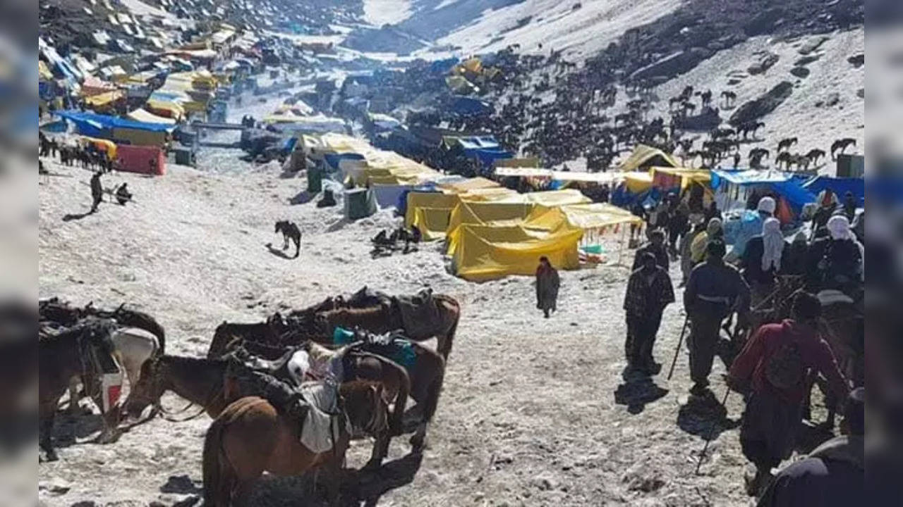 Amarnath Yatra: No Pakoras, No Samosas. Check List of Foods Items Allowed on Annual Pilgrimage