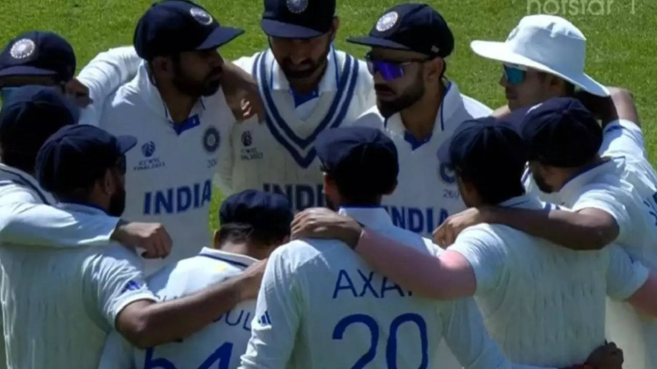 Not Captain Rohit Sharma! Virat Kohli Gives Pep Talk To Indian Team Before 3rd Innings Of WTC Final