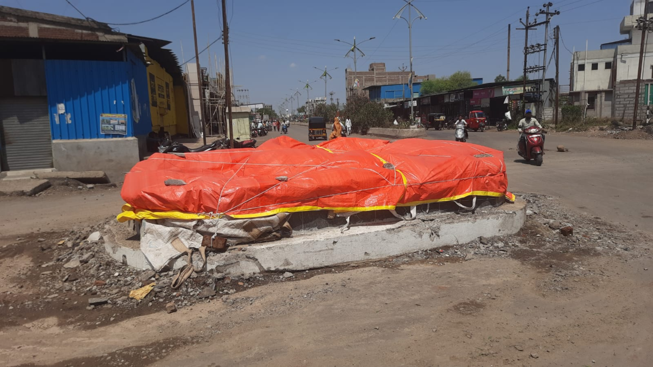 illegal dhule city construction