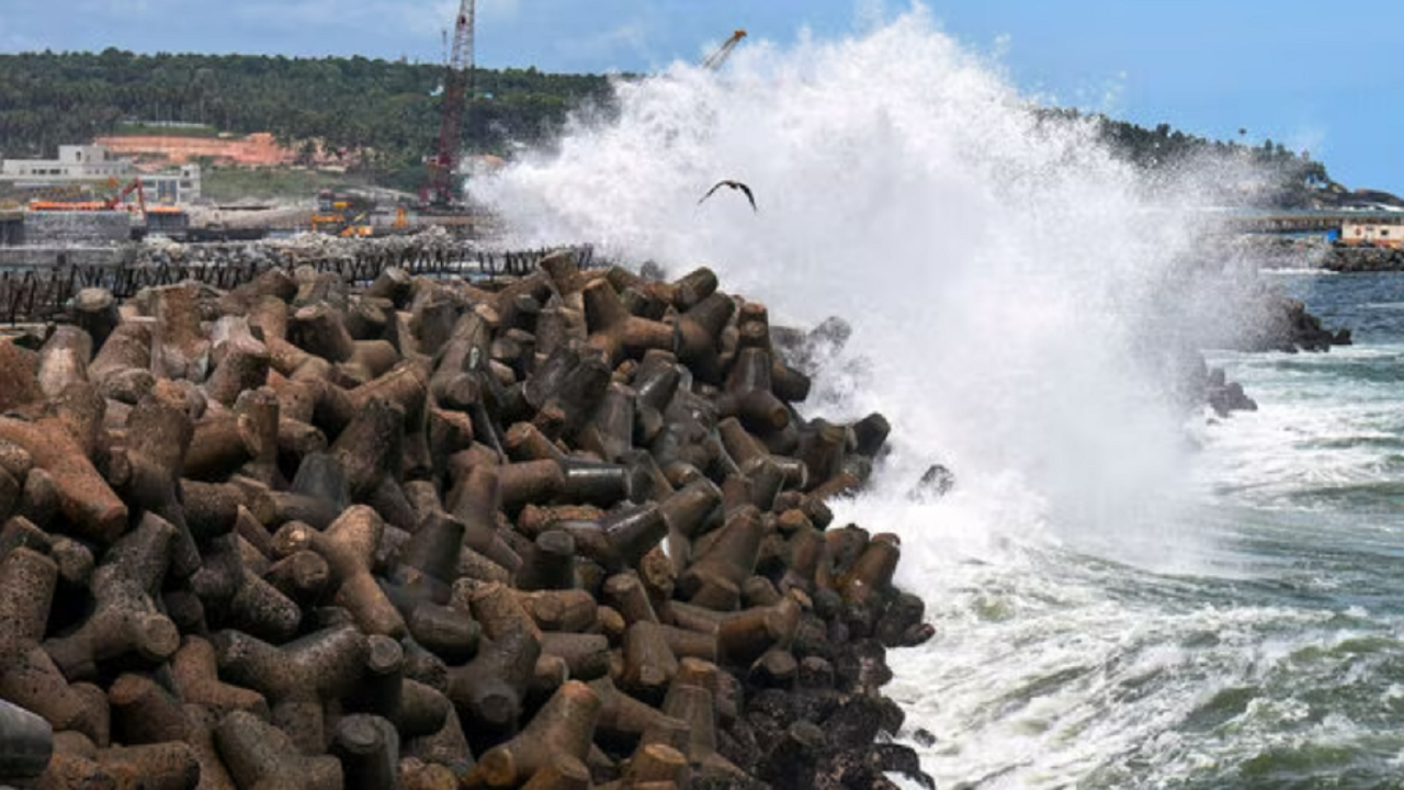 Thiruvananthapuram: High tidal waves crash on the shore at the Vizhinjam harbour in Thiruvananthapuram, Thursday, June 8, 2023. An alert has been issued in the view of Cyclone Biparjoy (PTI)