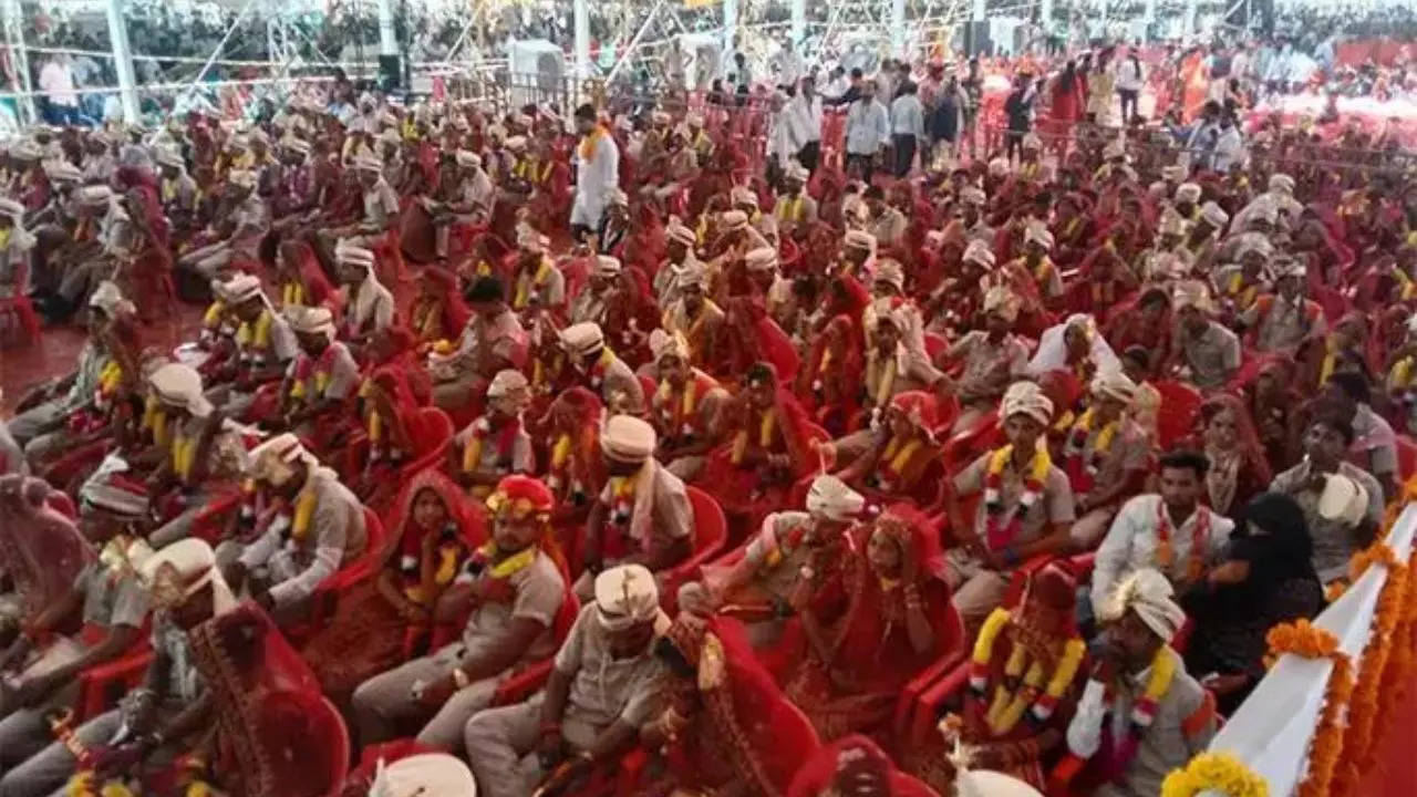 2,143 couples from Hindu and Muslim communities got married in the mass wedding ceremony in Baran, Rajasthan | Image credit: Guinness World Records