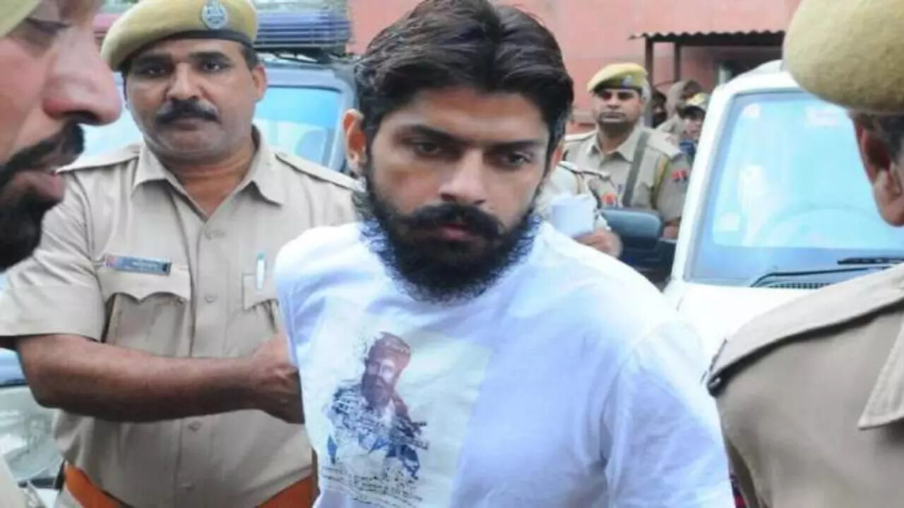 Lawrence Bishnoi's Police Custody Extended By 3 Days By Delhi Court In Extortion Case - Vimarsana News