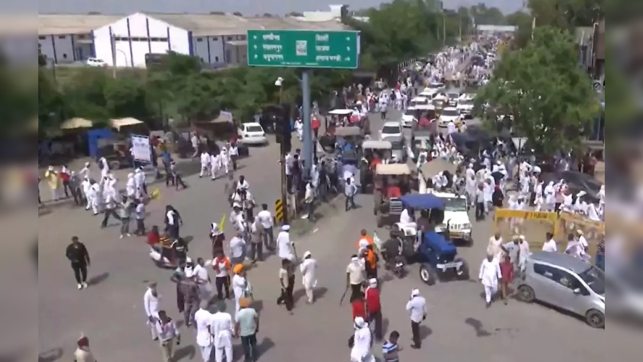 Delhi-Haryana Highway Blocked By Protesting Farmers