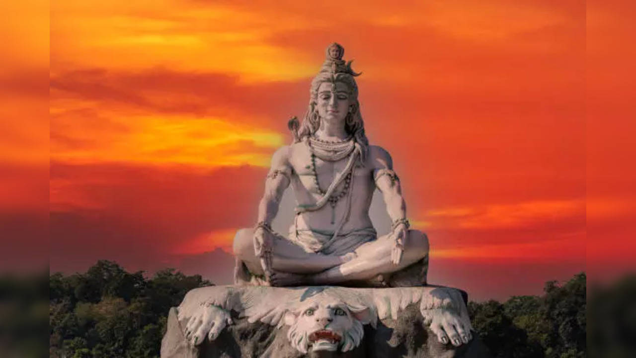 To get Lord Shiva's blessings worship him in these different ways on Monday