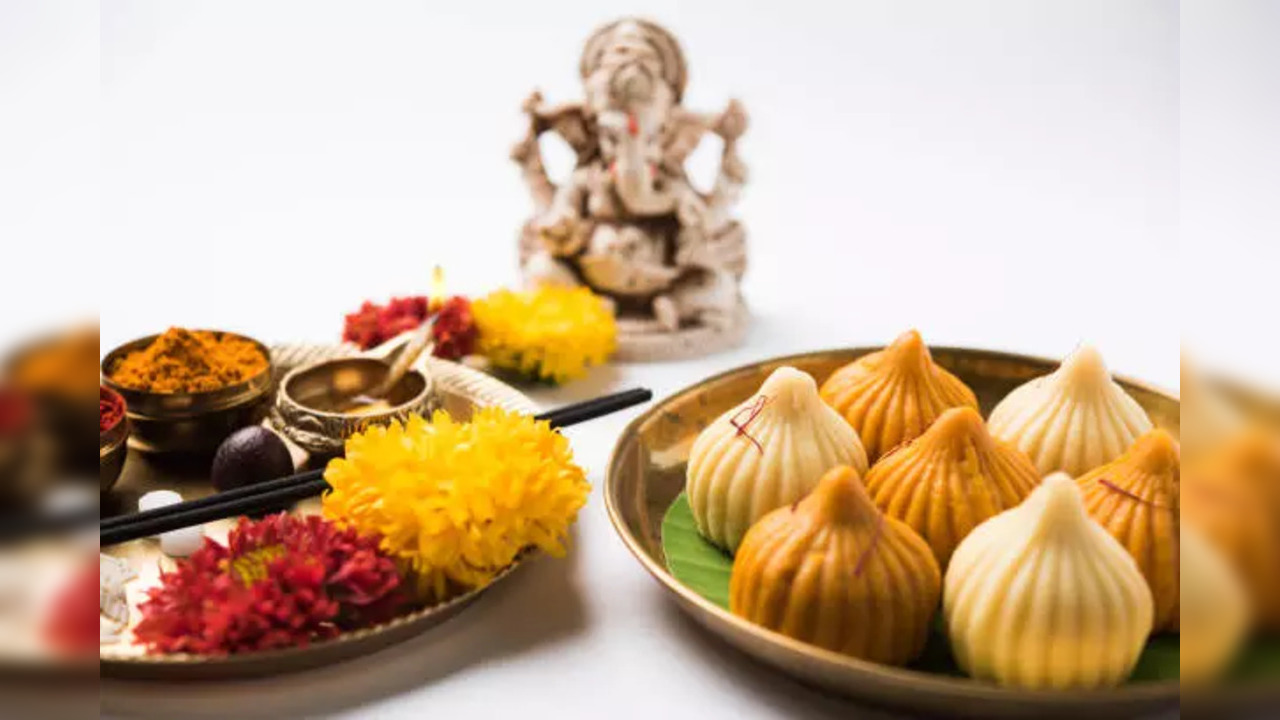 Know the puja rules while making offerings to the deities