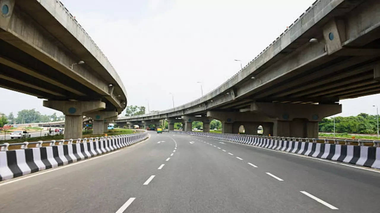 Soon, Spaces Under Flyovers in Delhi May Be Used to Build Play Areas ...