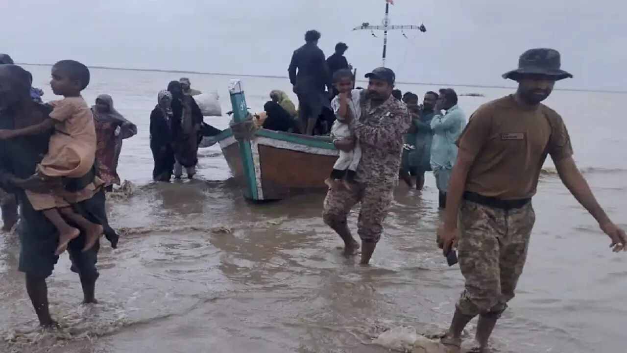 Pakistan's Coastal Areas On High Alert As Cyclone Biparjoy To Hit Keti Bandar In Sindh - Vimarsana News