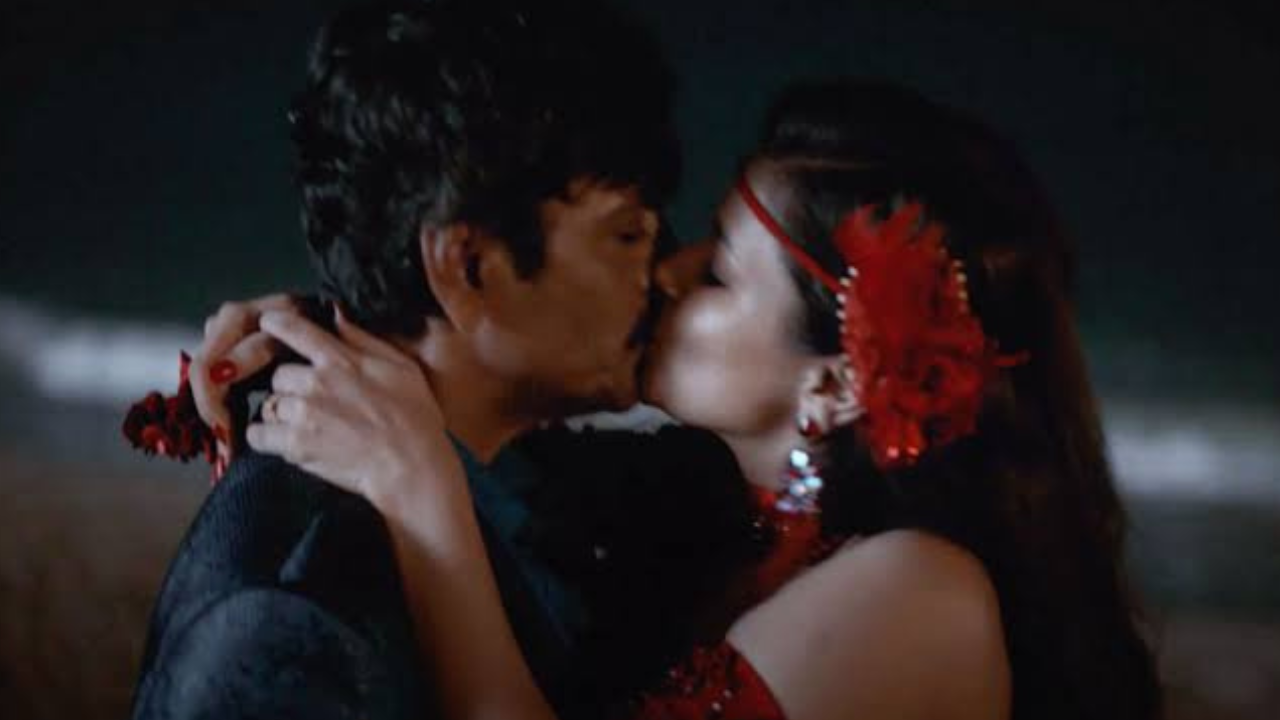 Netizens react to Nawazuddin Siddiqui and Avneet Kaur's kiss