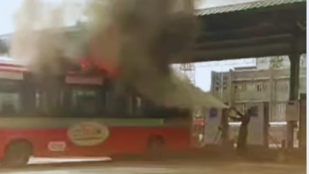 Electric bus caught fire in Mumbai.