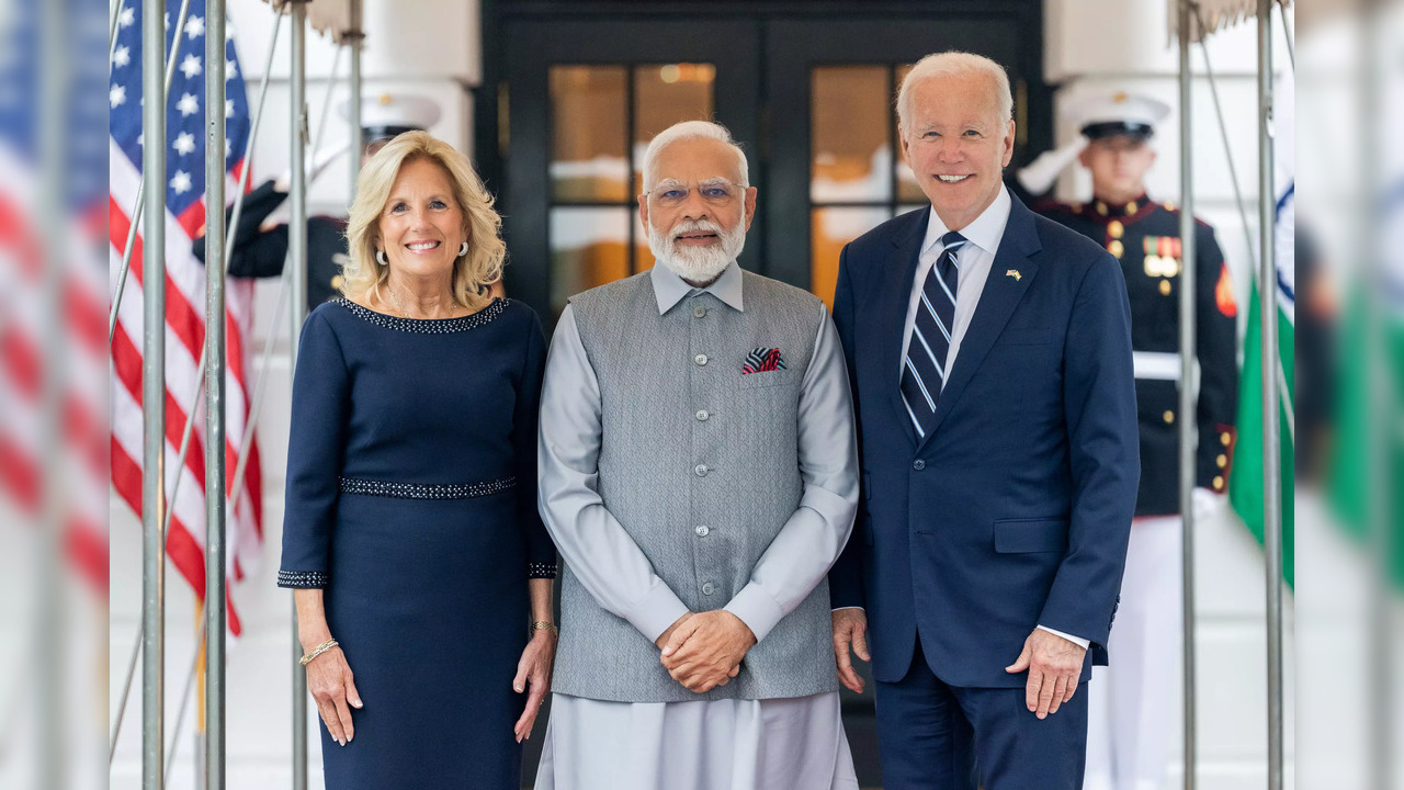 PM Modi in US US Lawmakers Take Autographs Selfies With PM Modi State Dinner Joint session of US Congress  Top Developments